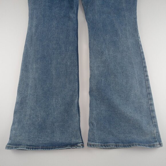 Old Navy Higher High Rise Flare Leg Jeans Women's Size 16 Light Wash Stretch - Picture 5 of 9